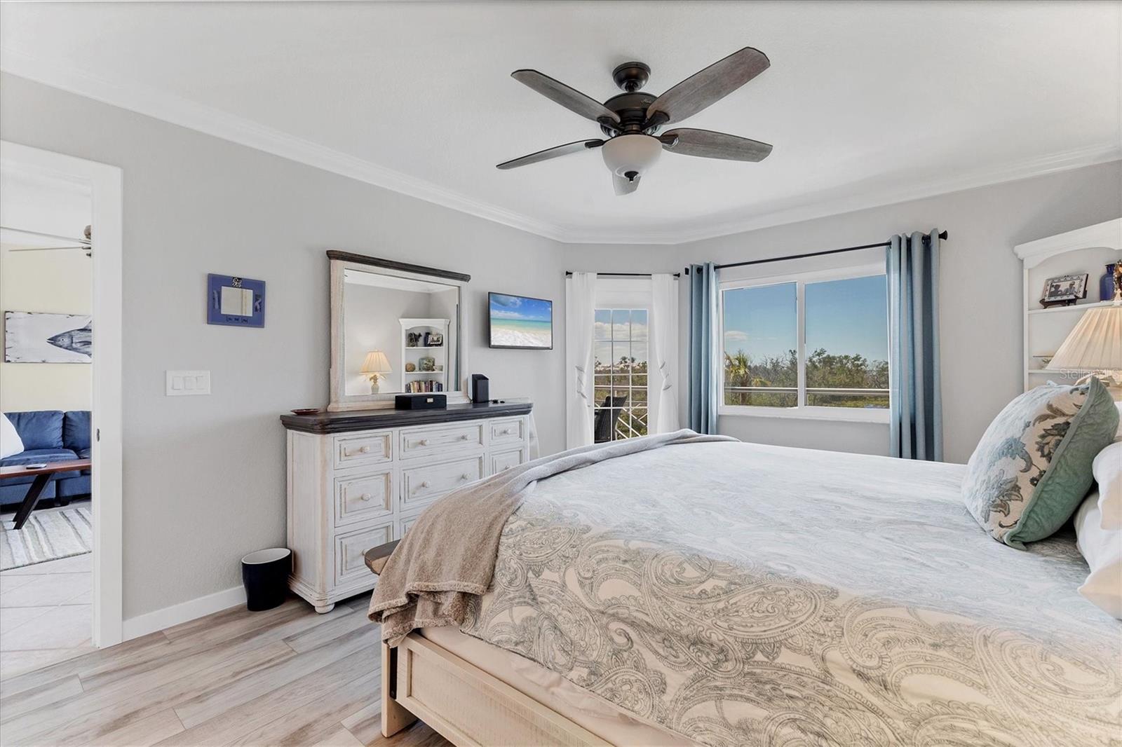 Image 19 of 48 For 11000 Placida Road 302