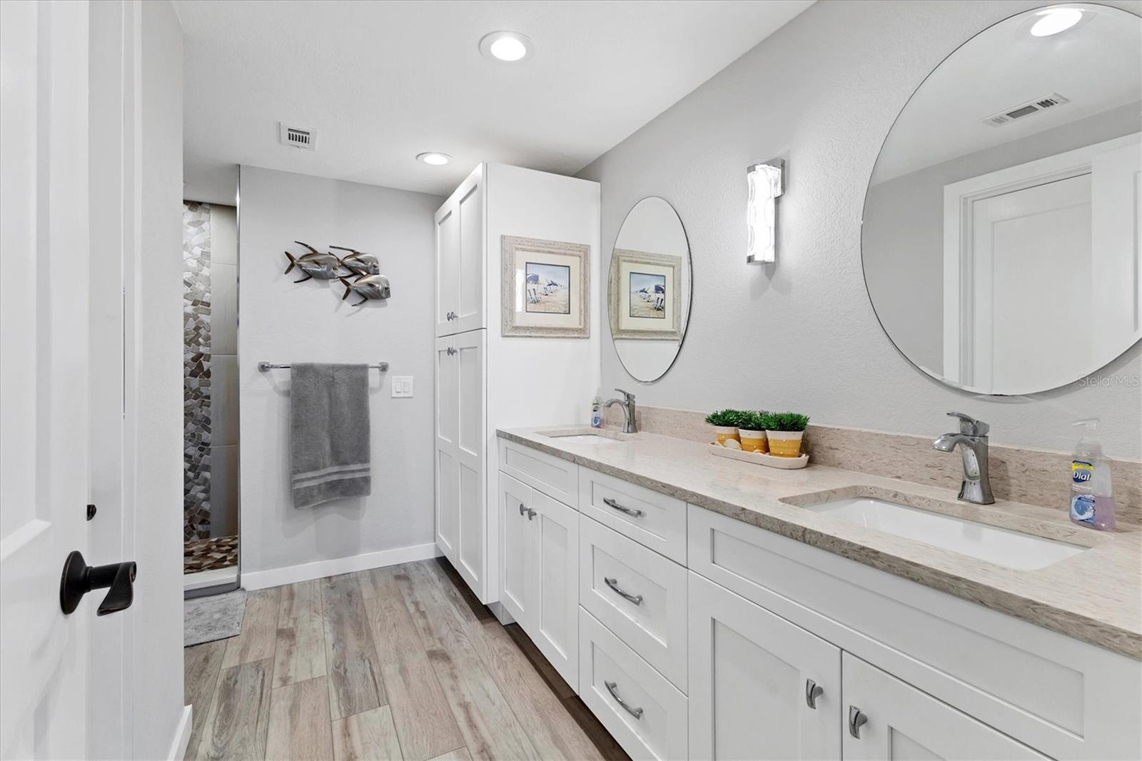 Image 22 of 48 For 11000 Placida Road 302