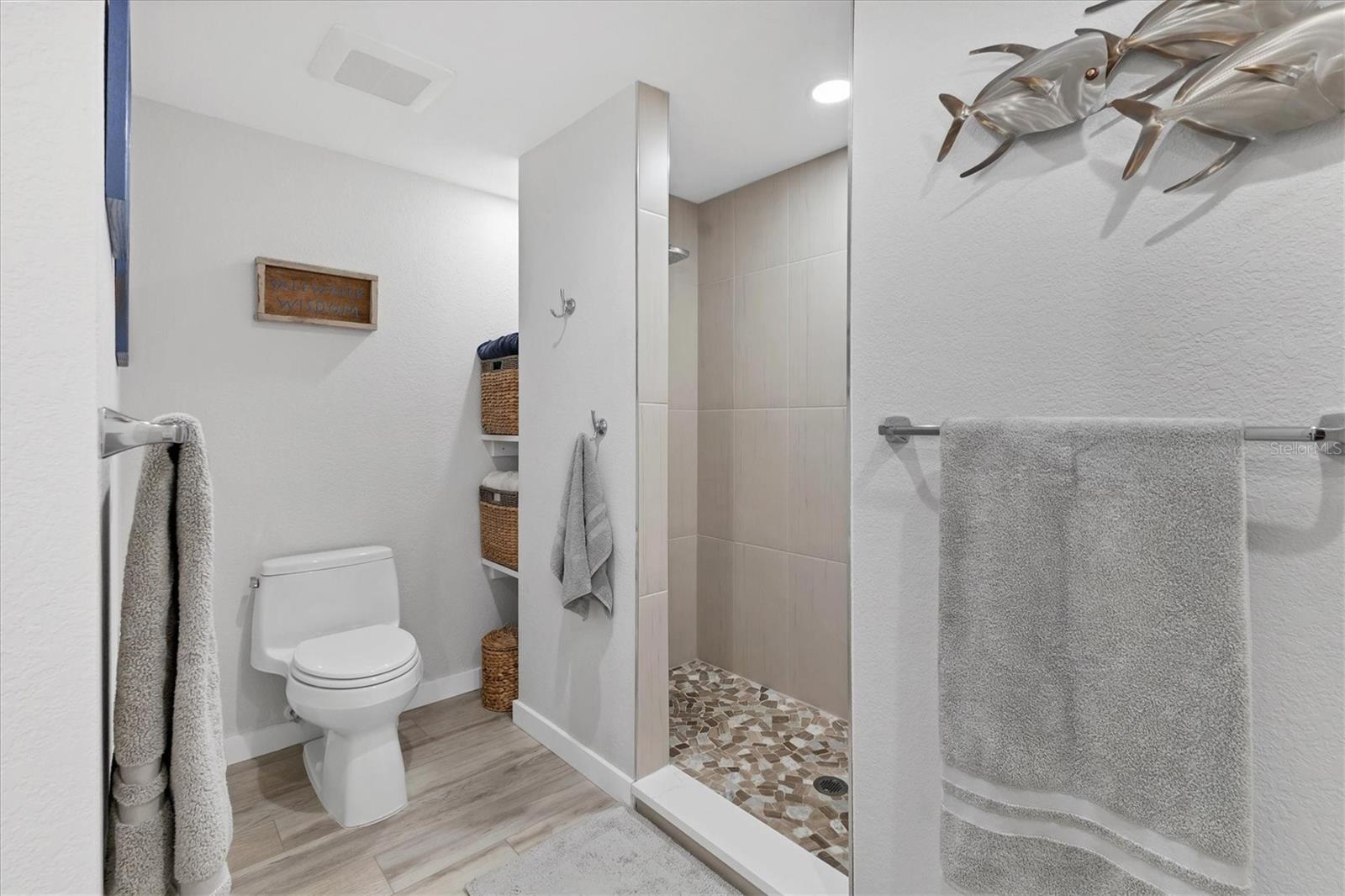 Image 23 of 48 For 11000 Placida Road 302