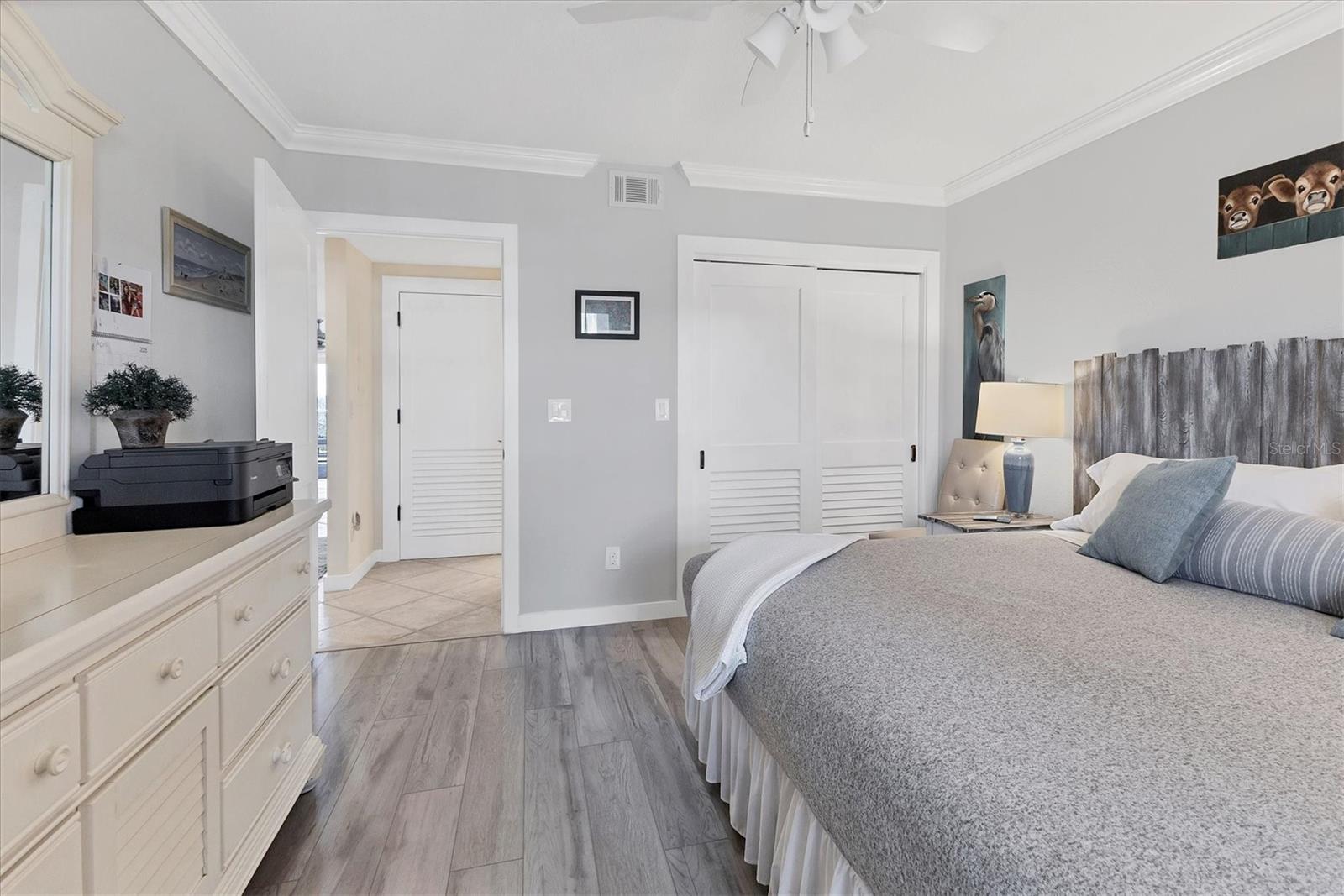 Image 26 of 48 For 11000 Placida Road 302