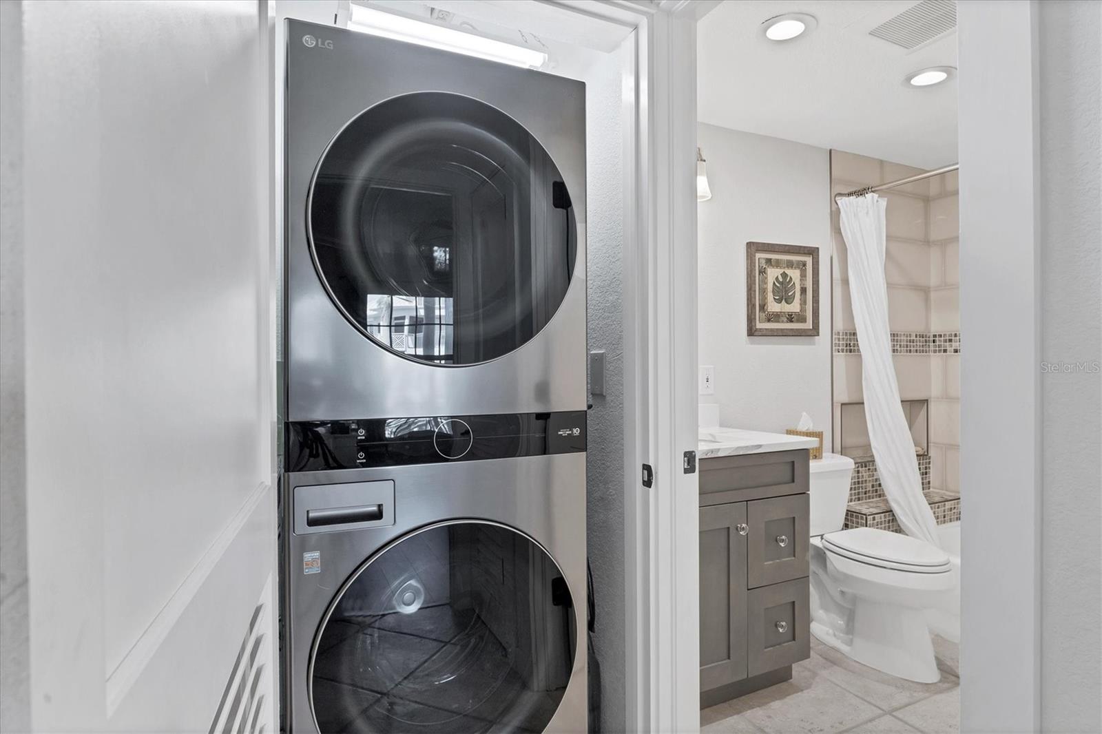 Image 30 of 48 For 11000 Placida Road 302