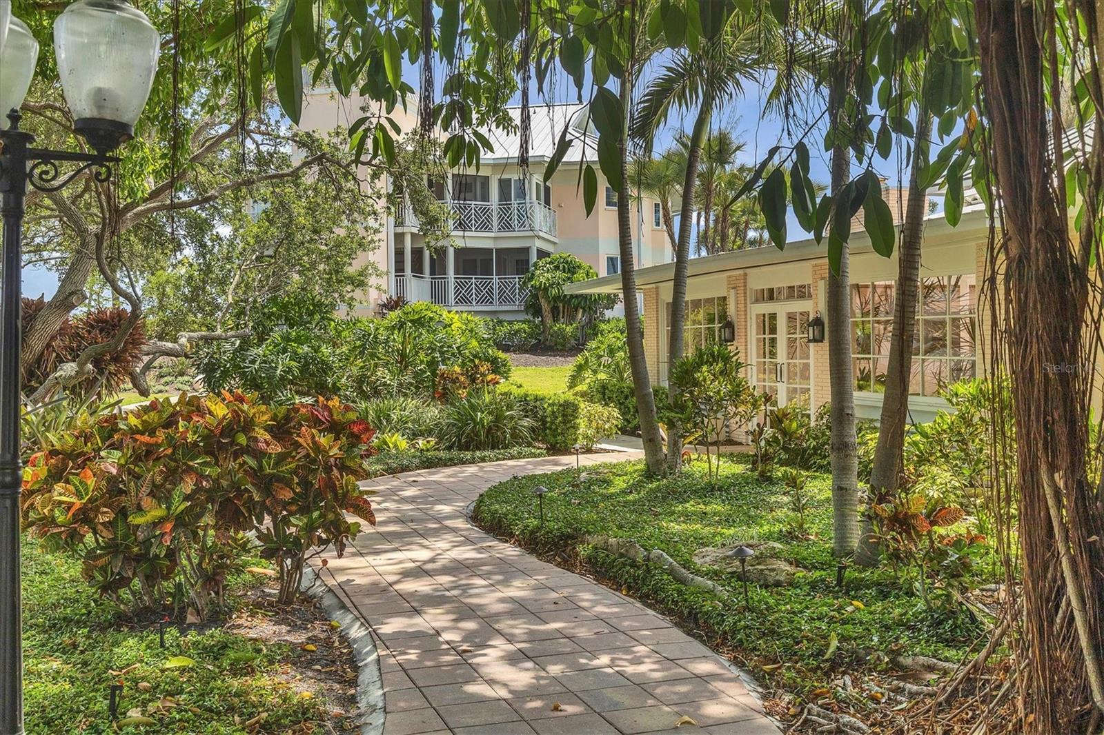 Image 33 of 48 For 11000 Placida Road 302