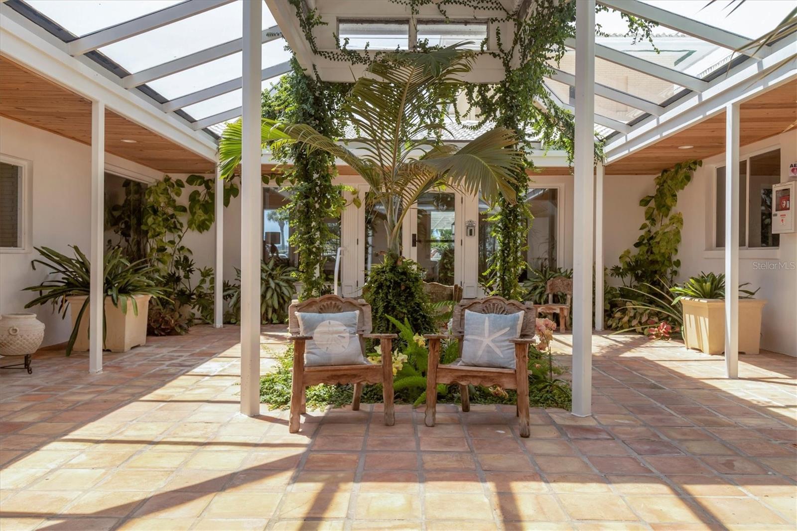 Image 34 of 48 For 11000 Placida Road 302