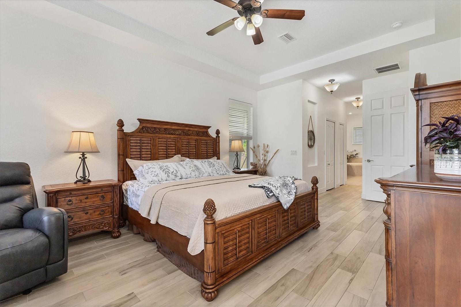 Image 21 of 68 For 15392 Aldama Circle