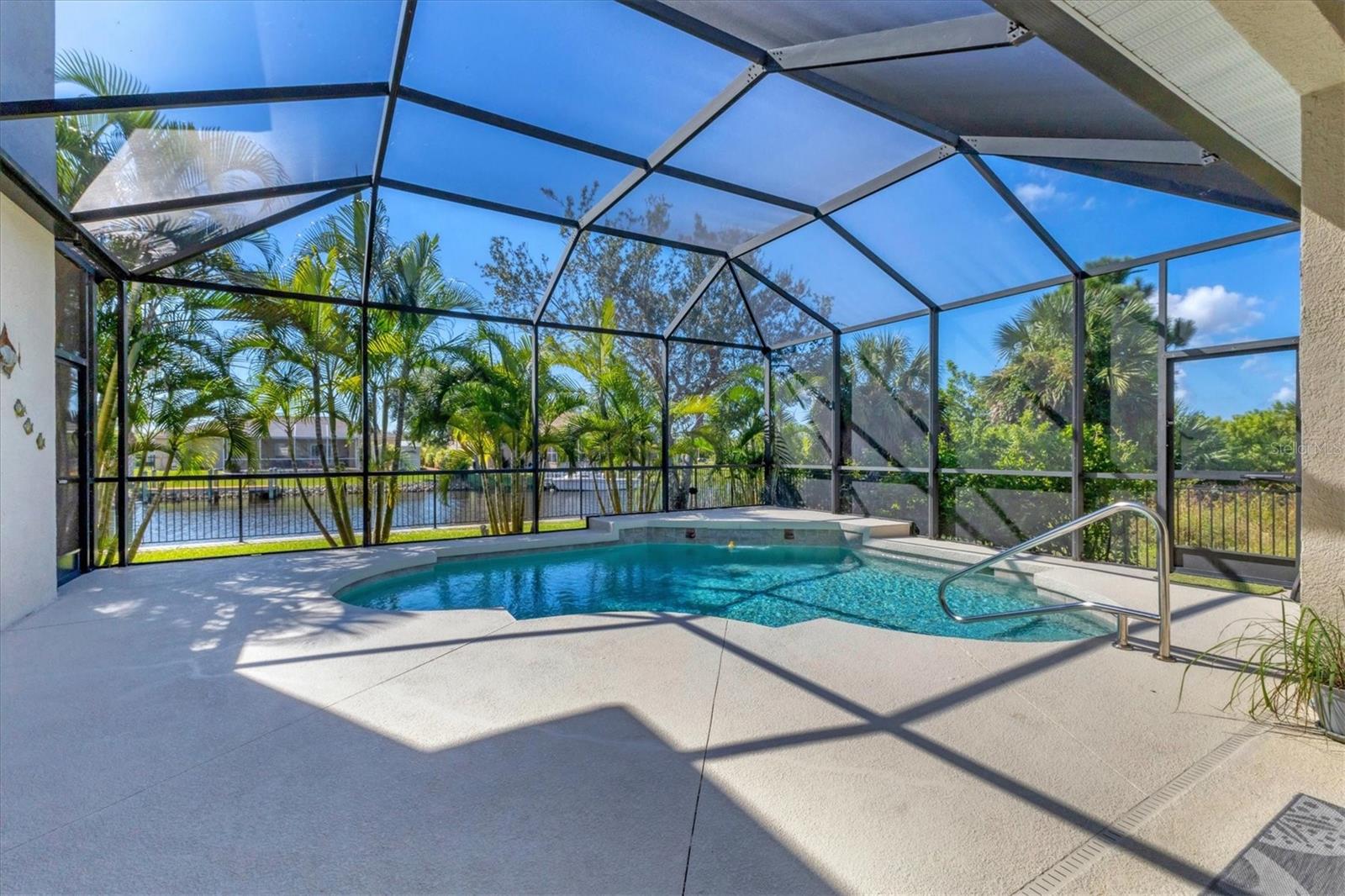 Image 32 of 68 For 15392 Aldama Circle