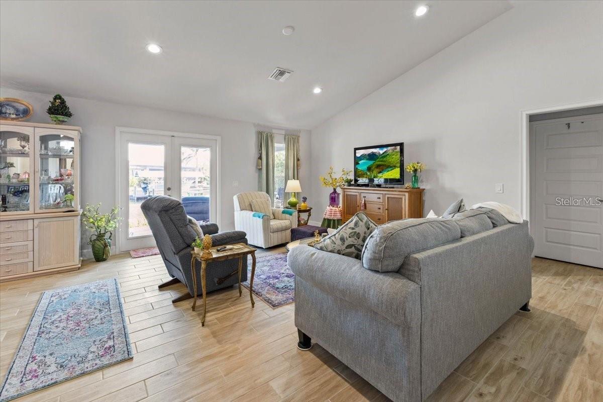 Image 6 of 58 For 15251 Appleton Boulevard