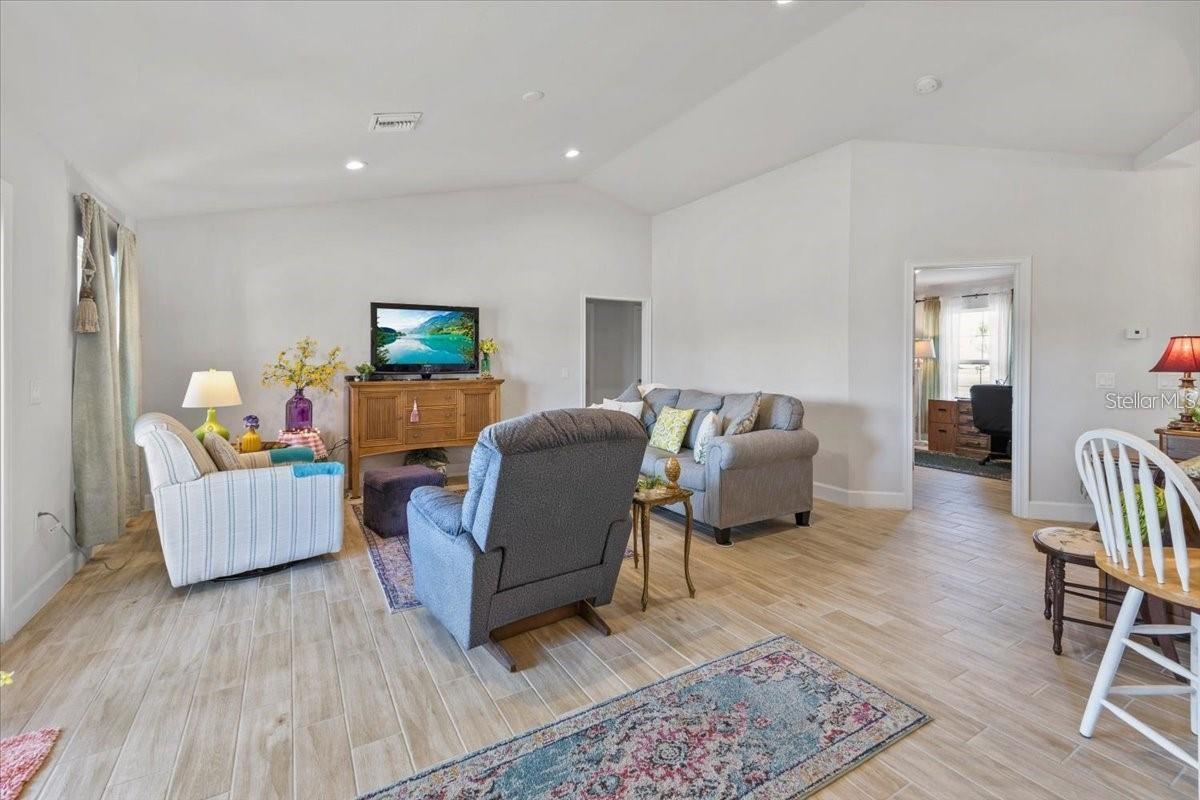 Image 9 of 58 For 15251 Appleton Boulevard