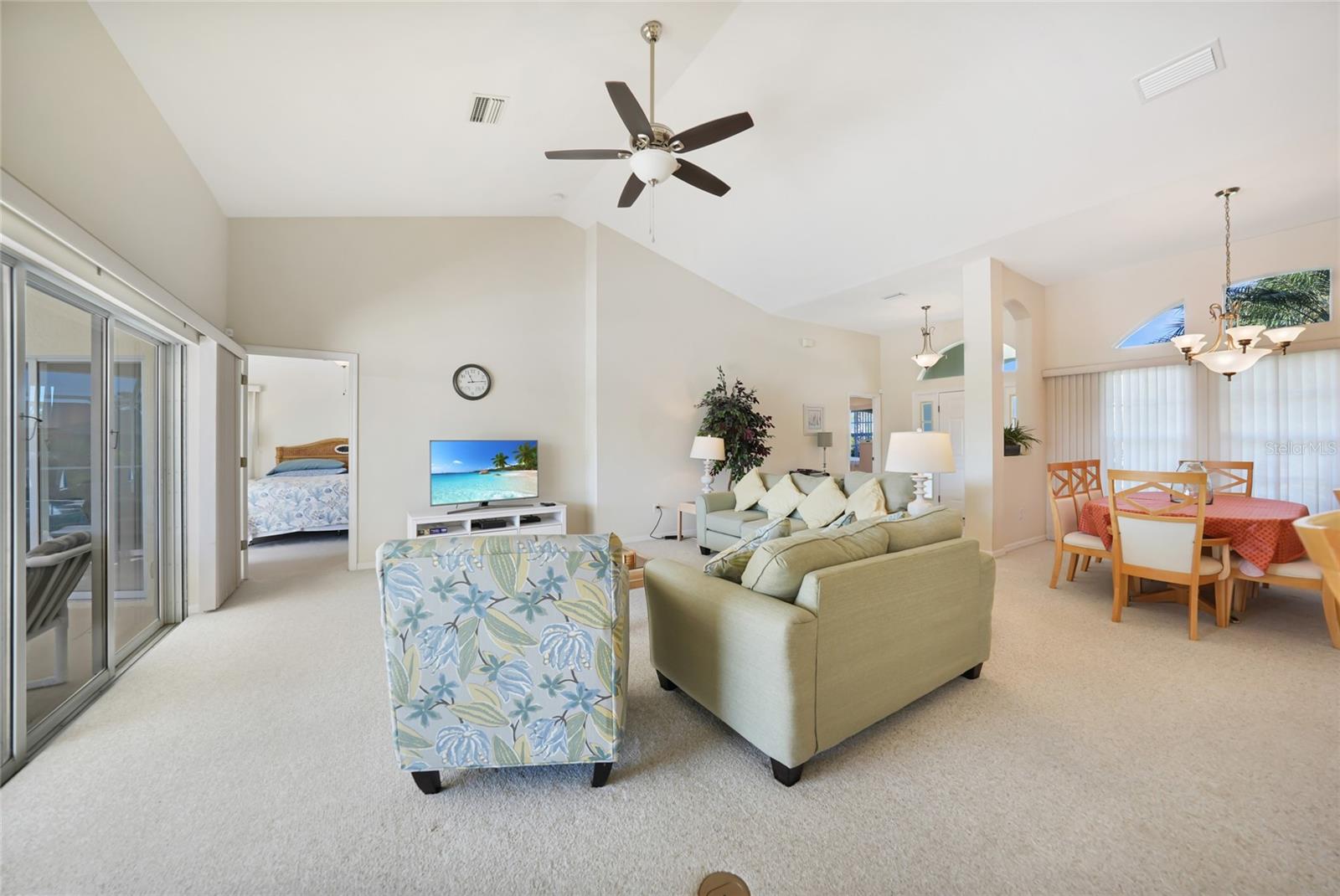 Image 23 of 59 For 1185, 1183,1187 Rotonda Circle