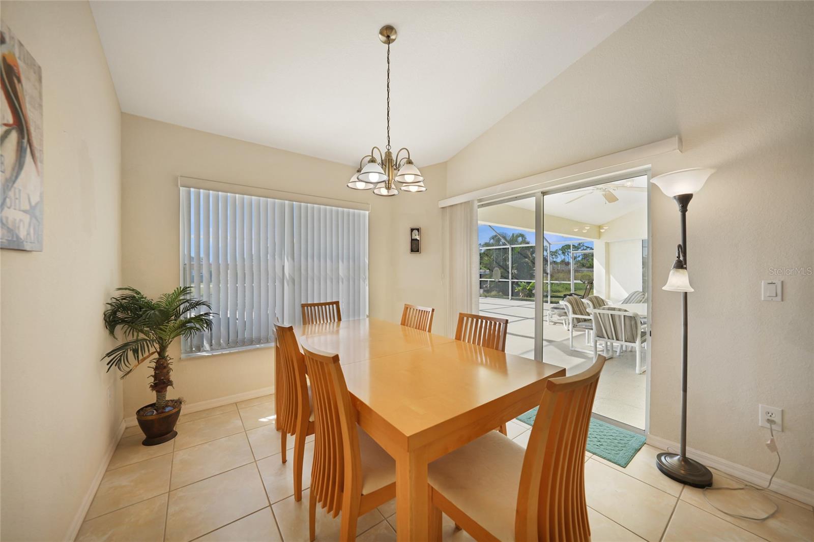 Image 27 of 59 For 1185, 1183,1187 Rotonda Circle