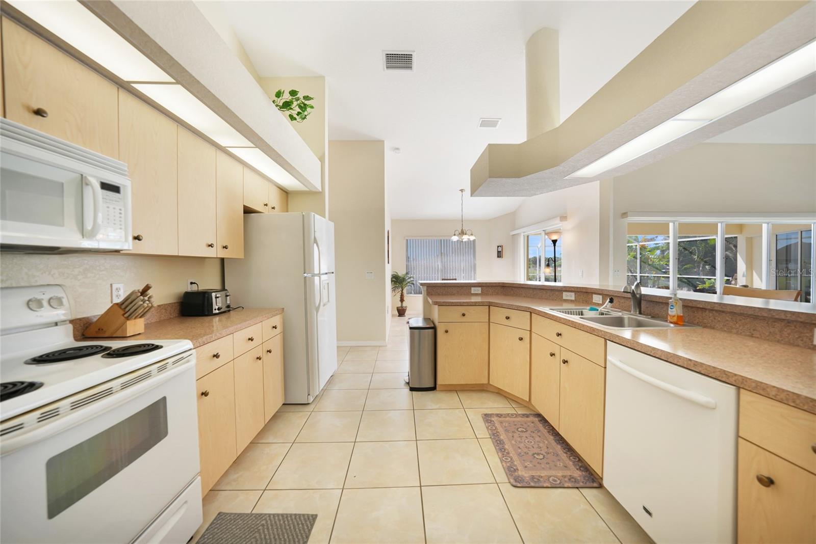 Image 30 of 59 For 1185, 1183,1187 Rotonda Circle