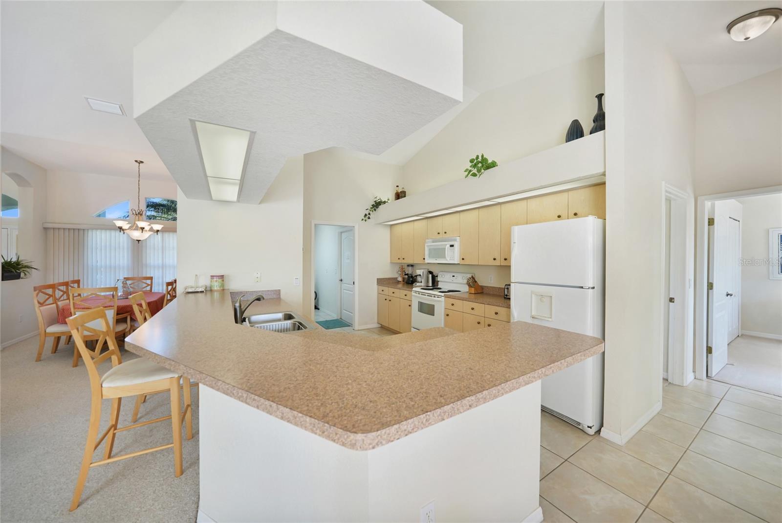 Image 32 of 59 For 1185, 1183,1187 Rotonda Circle