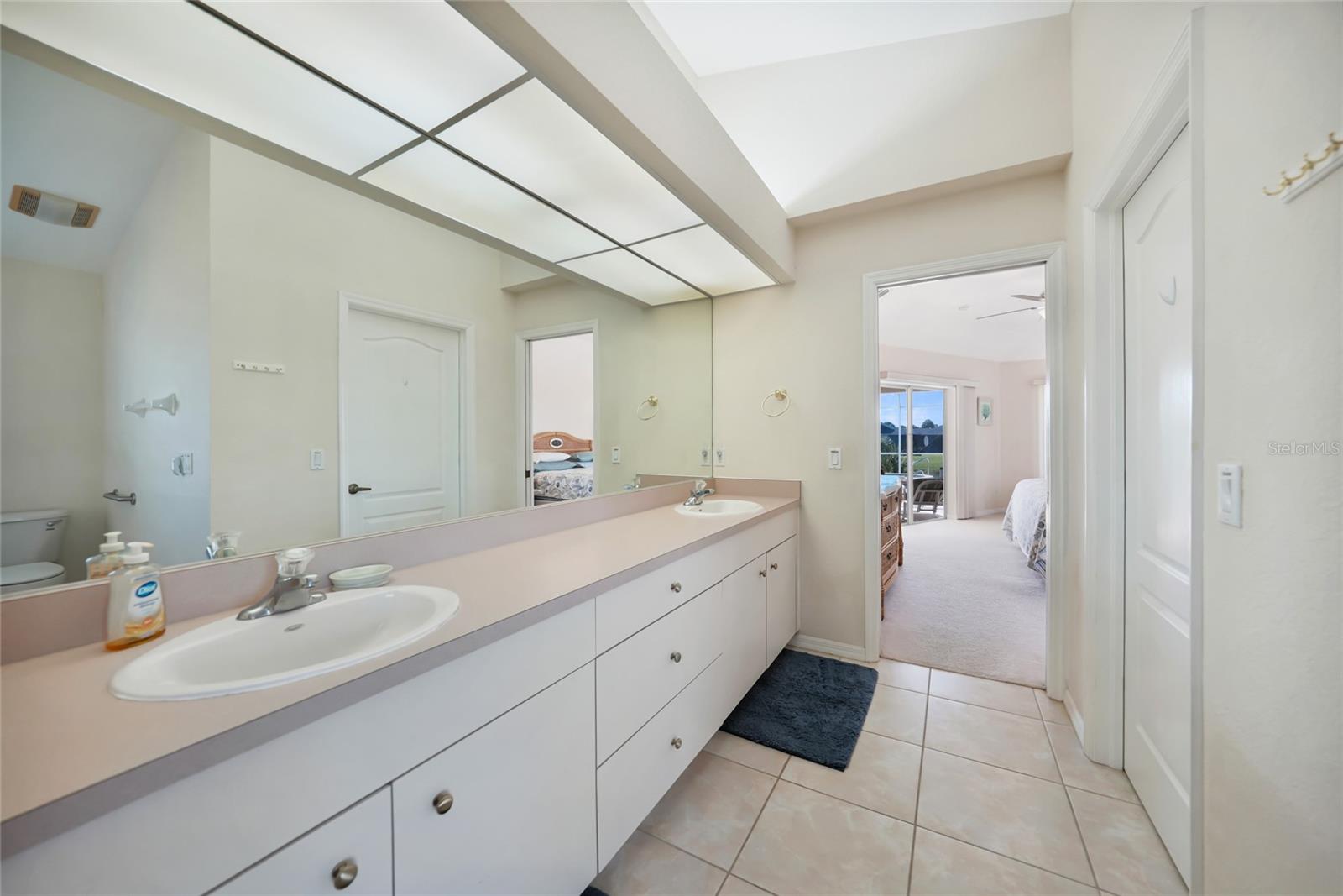 Image 37 of 59 For 1185, 1183,1187 Rotonda Circle