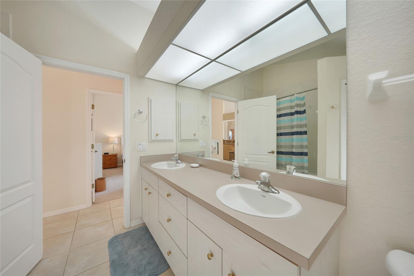 Image 42 of 59 For 1185, 1183,1187 Rotonda Circle