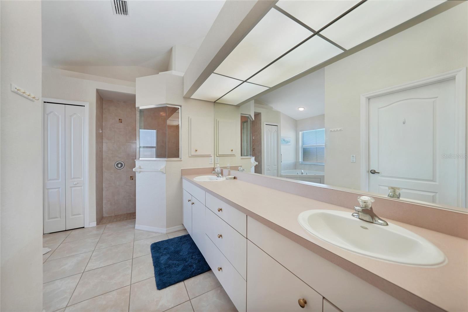 Image 44 of 59 For 1185, 1183,1187 Rotonda Circle