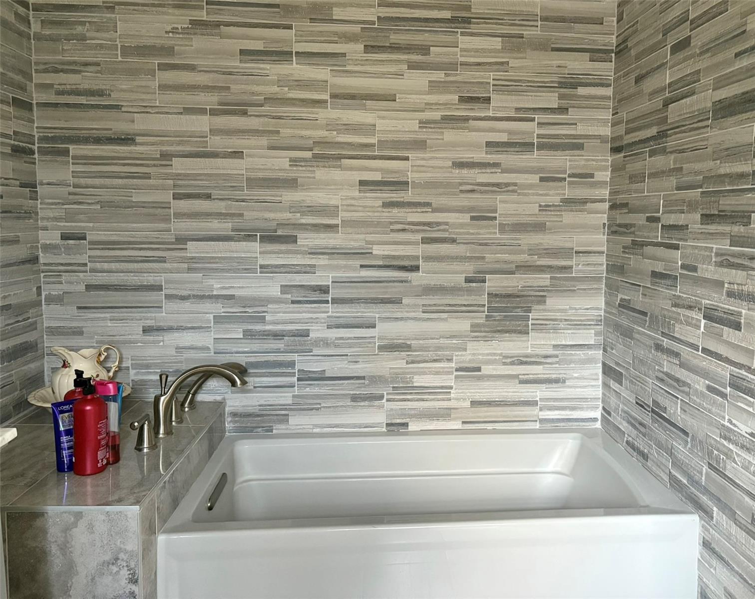 Image 11 of 15 For 16507 Chamberlain Boulevard