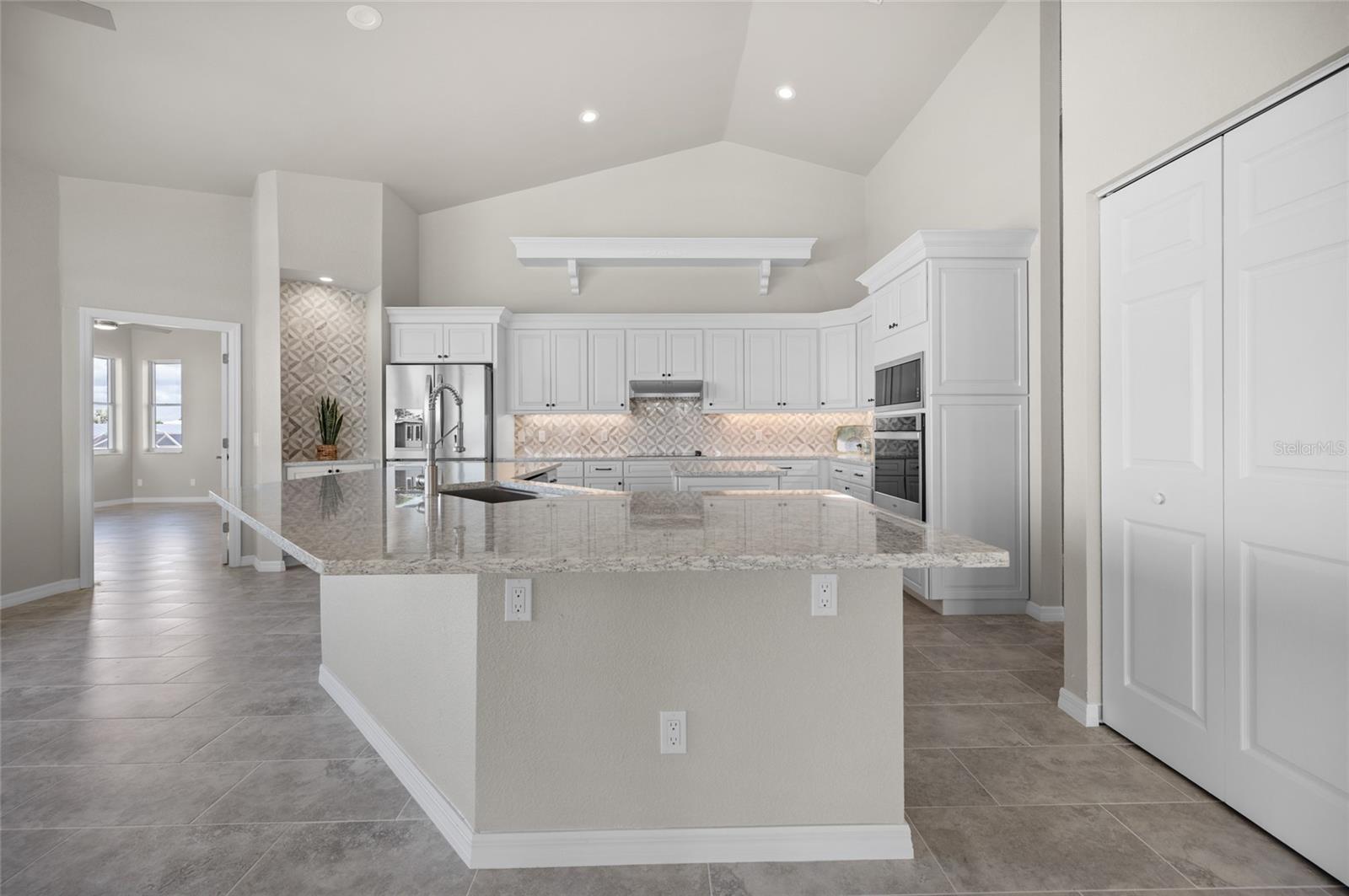 Image 18 of 52 For 1950 Arkansas Avenue