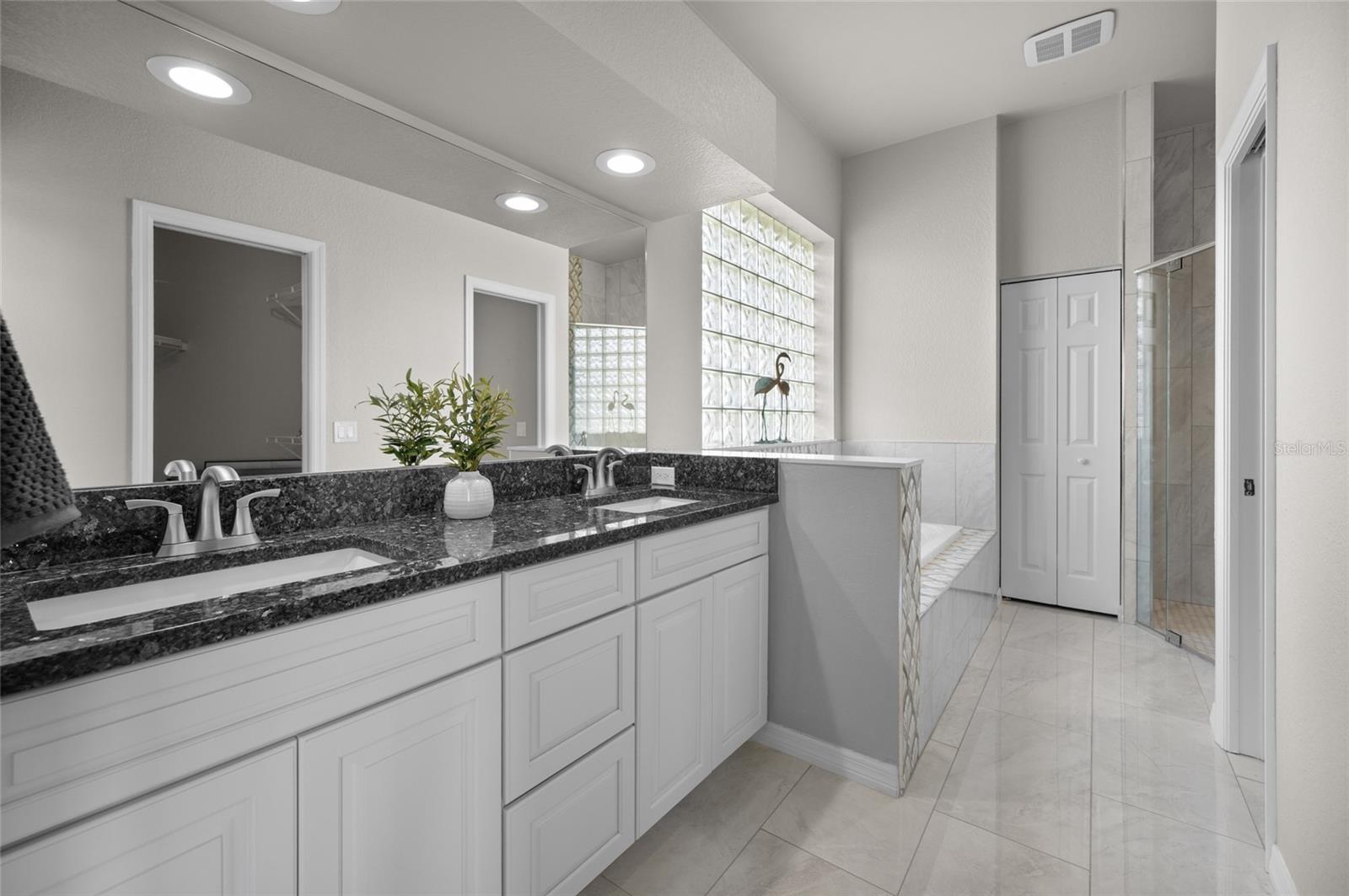 Image 22 of 52 For 1950 Arkansas Avenue