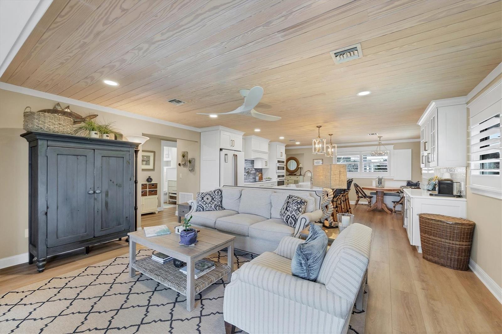 Image 13 of 54 For 391 Kettle Harbor Drive