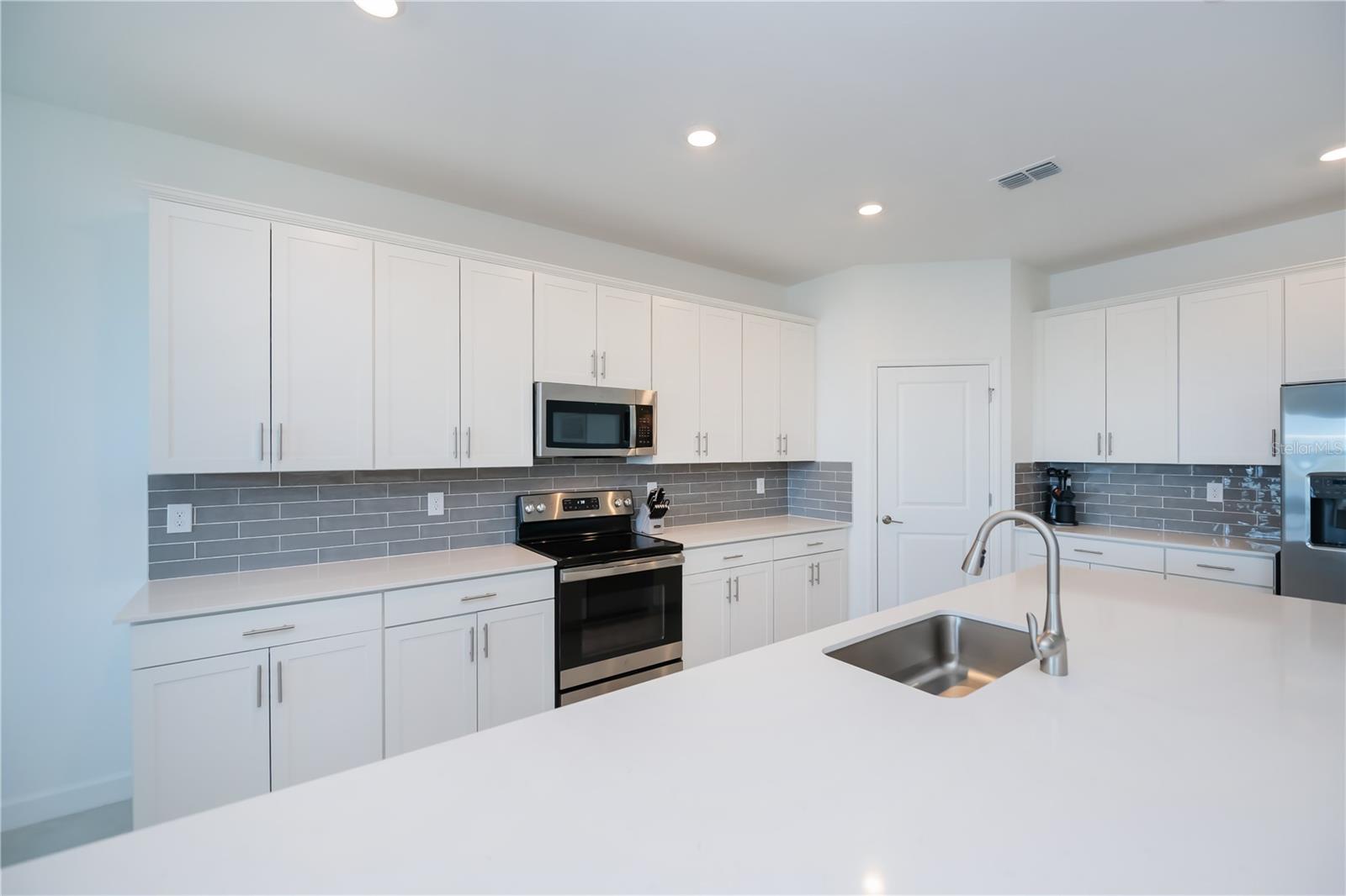 Image 12 of 61 For 8553 Saint Kitts Circle