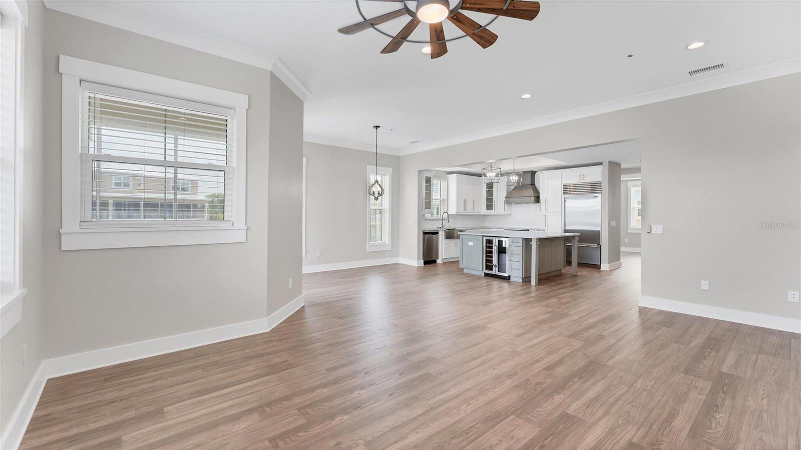 Image 13 of 75 For 10395 Longshore Road 33