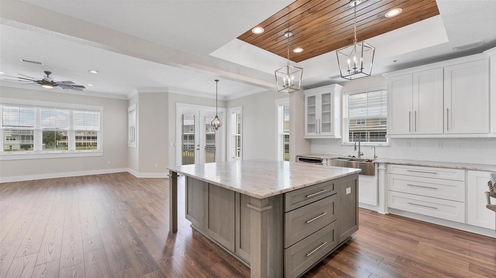 Image 17 of 75 For 10395 Longshore Road 33