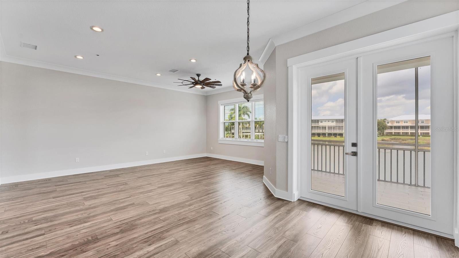 Image 21 of 75 For 10395 Longshore Road 33