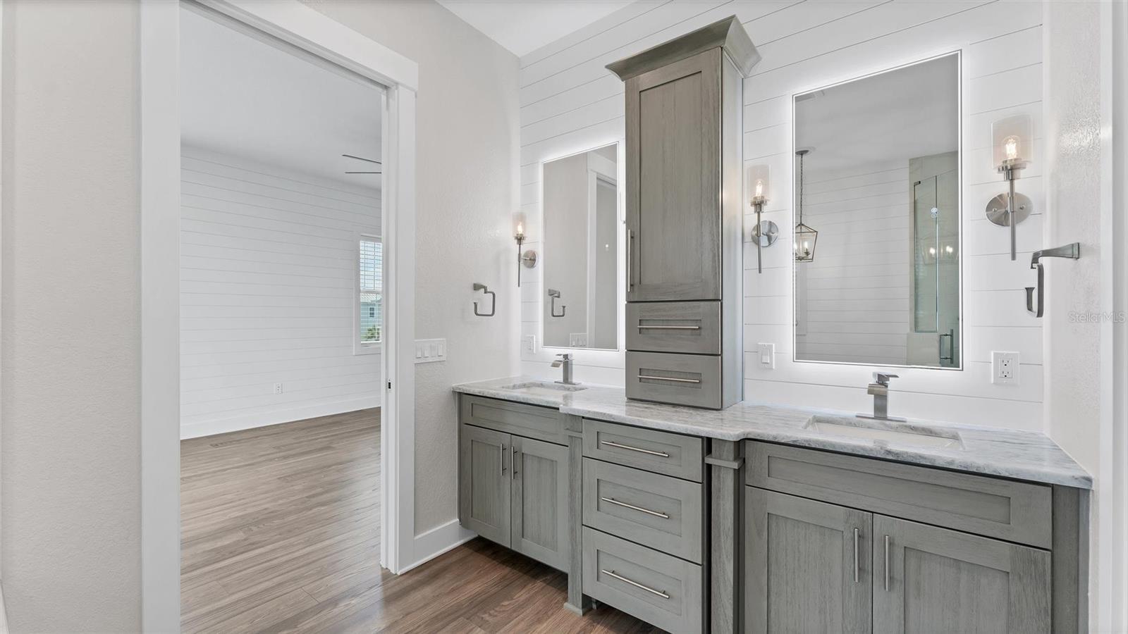 Image 34 of 75 For 10395 Longshore Road 33