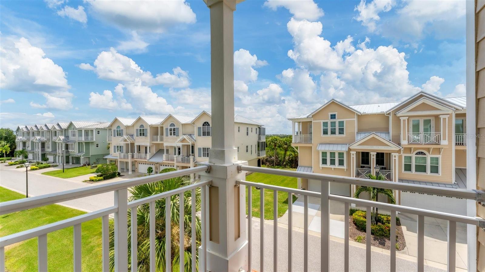 Image 42 of 75 For 10395 Longshore Road 33