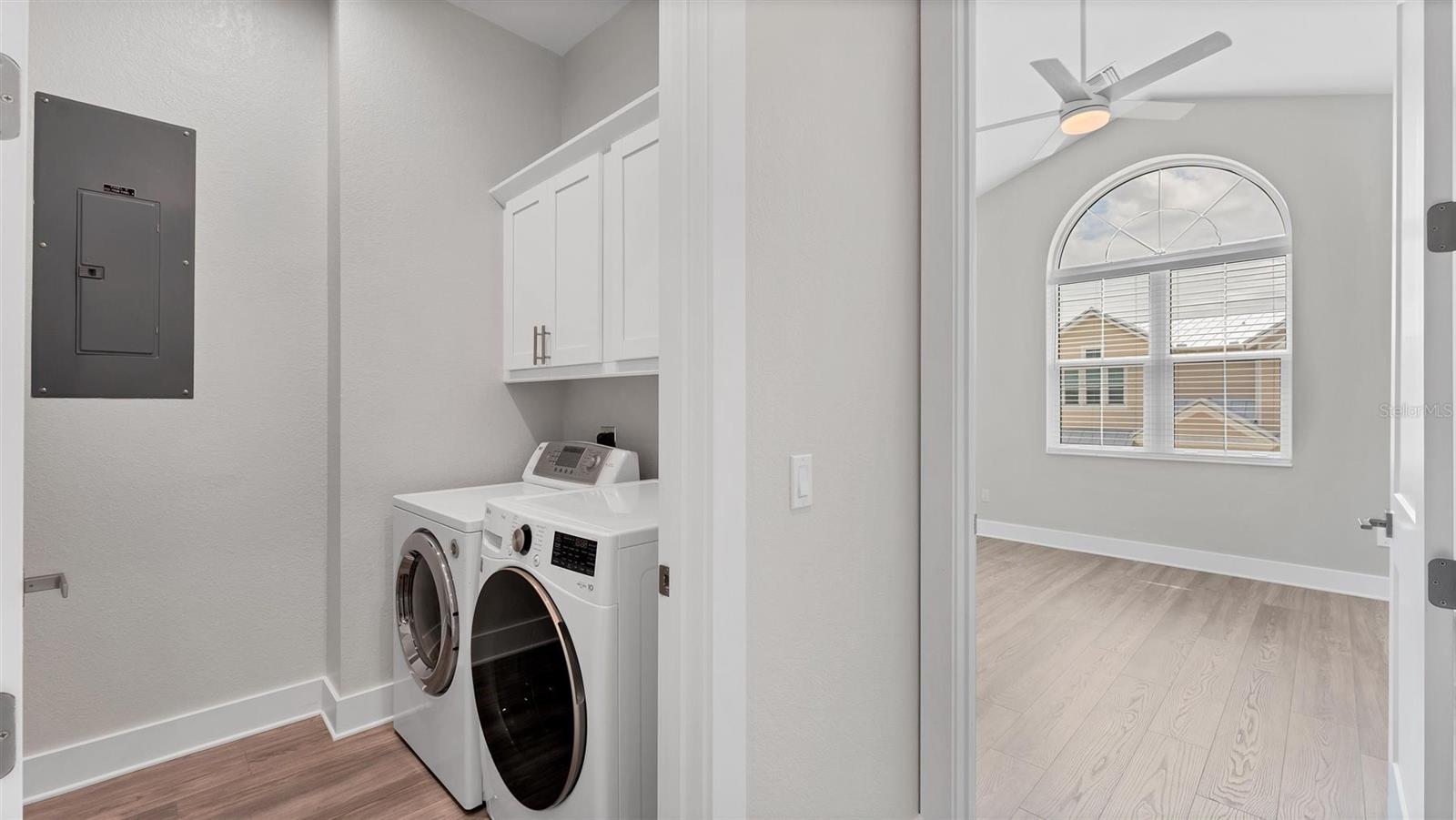 Image 43 of 75 For 10395 Longshore Road 33