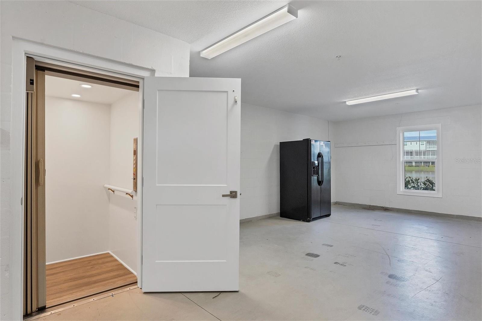 Image 46 of 75 For 10395 Longshore Road 33