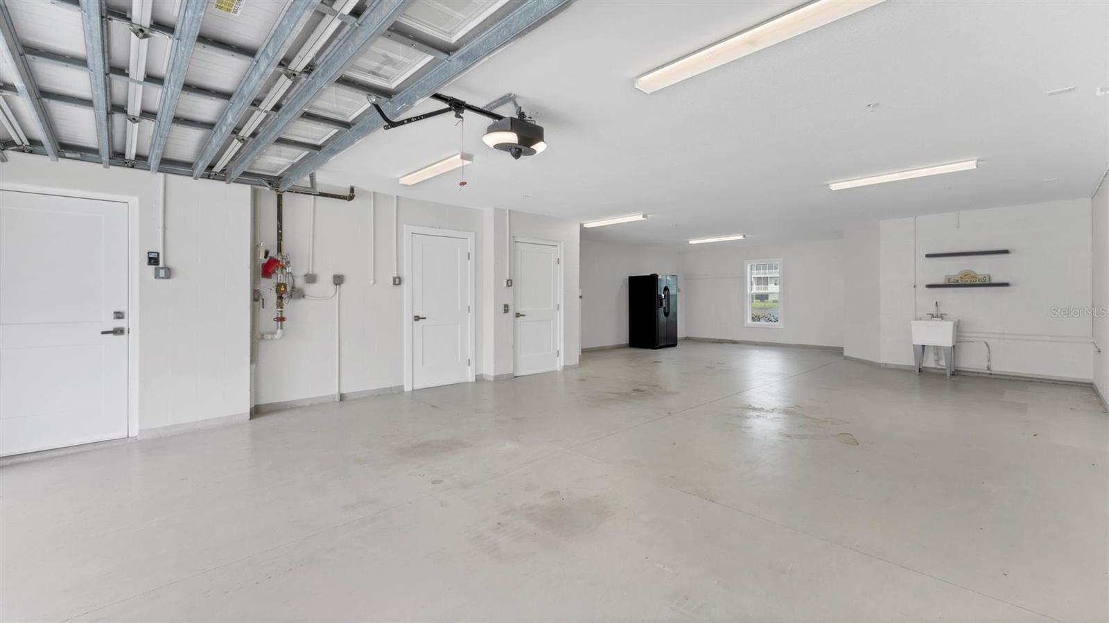 Image 47 of 75 For 10395 Longshore Road 33