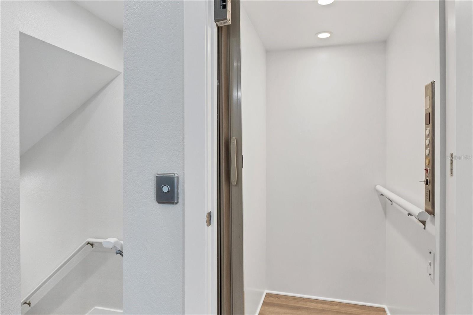 Image 9 of 75 For 10395 Longshore Road 33