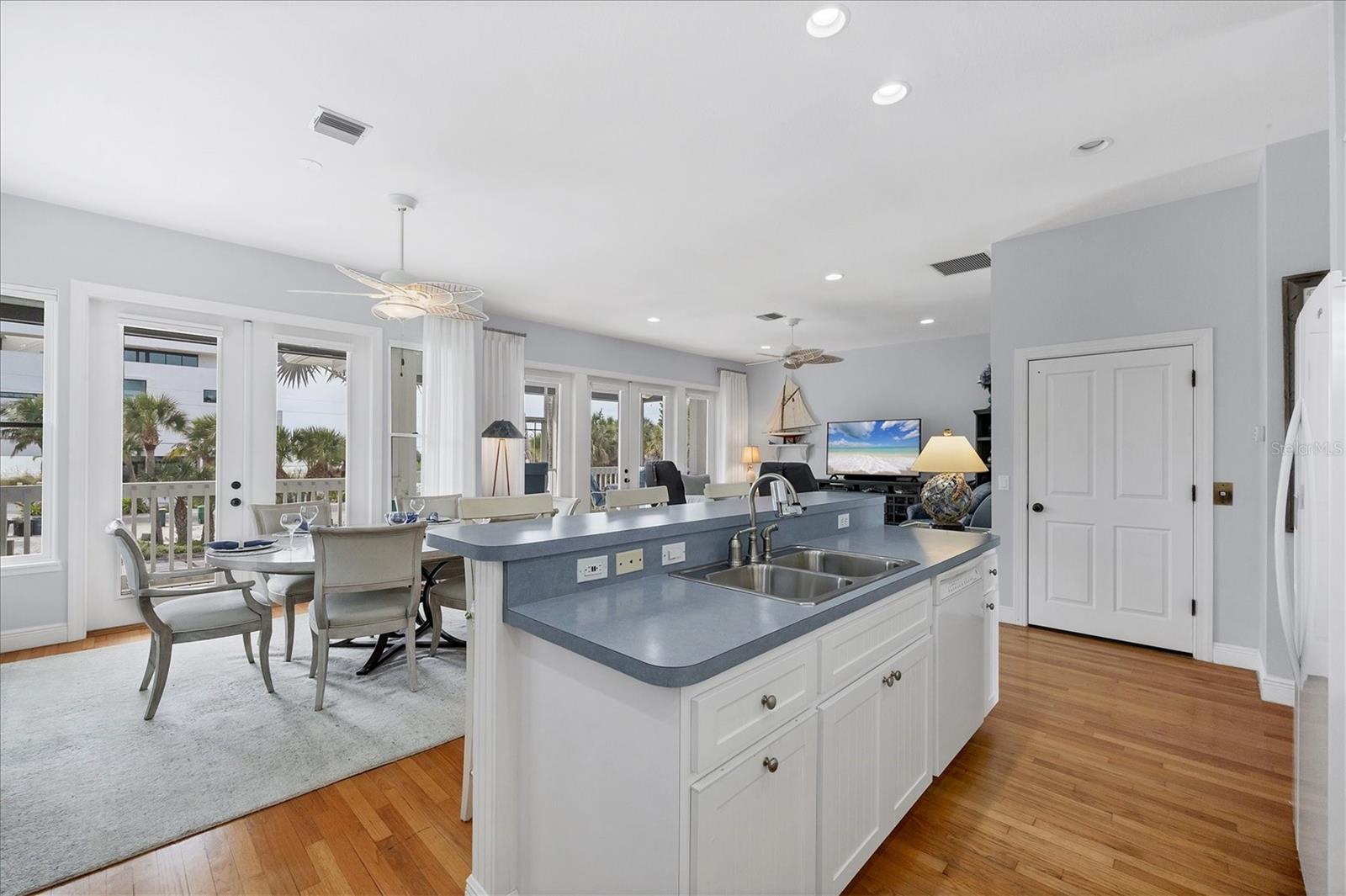 Image 14 of 39 For 430 Gulf Boulevard