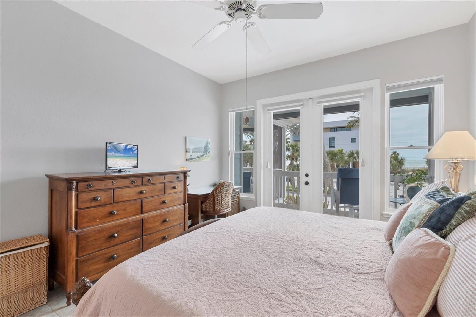 Image 18 of 39 For 430 Gulf Boulevard