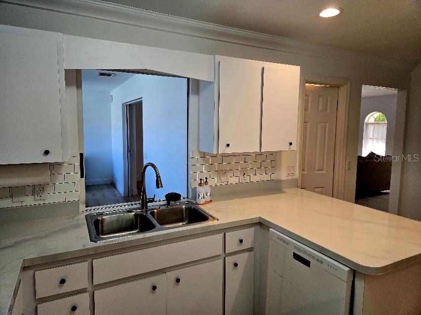 Image 11 of 37 For 2583 Oberon Road