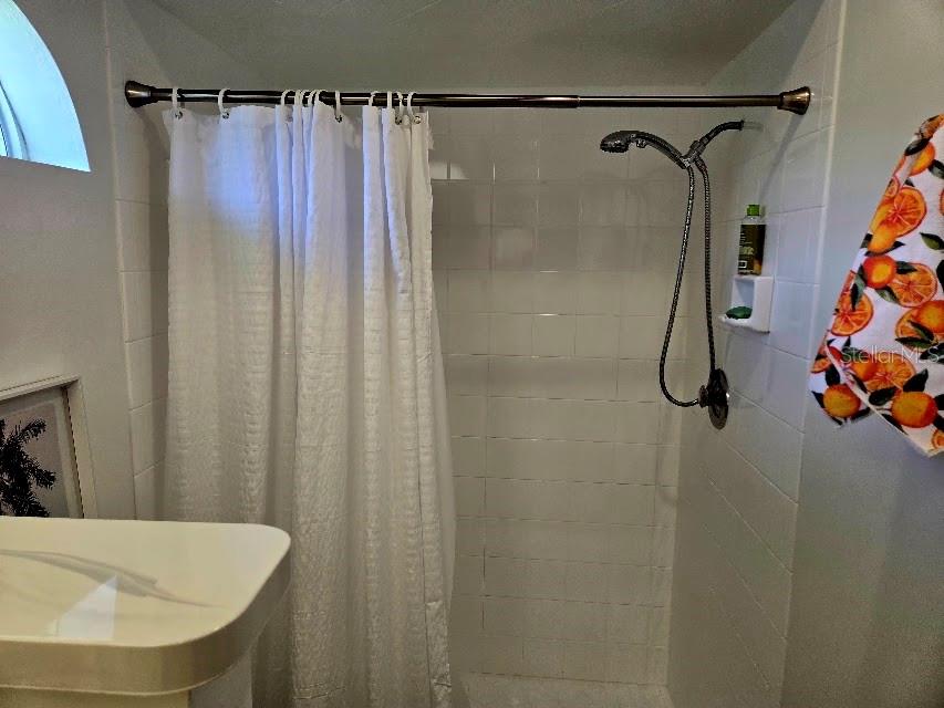 Image 19 of 37 For 2583 Oberon Road