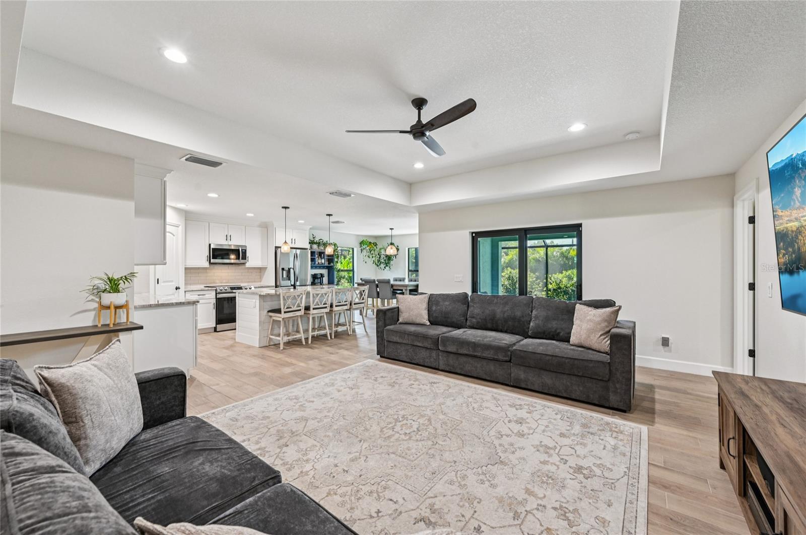 Image 10 of 57 For 525 Sunset Road N