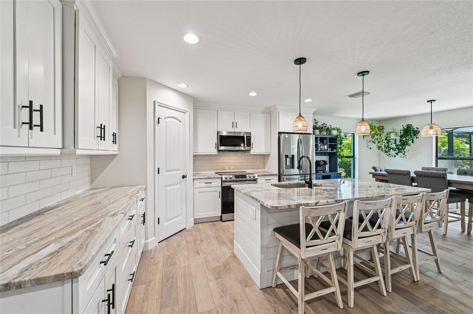 Image 14 of 57 For 525 Sunset Road N