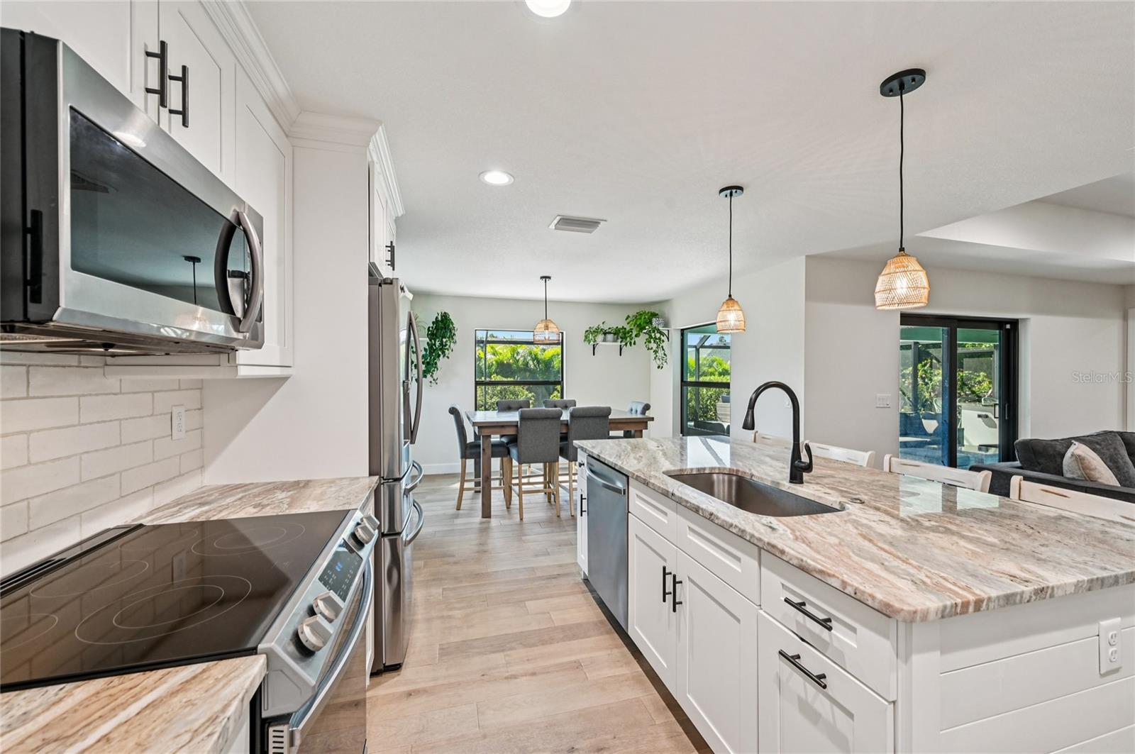 Image 17 of 57 For 525 Sunset Road N