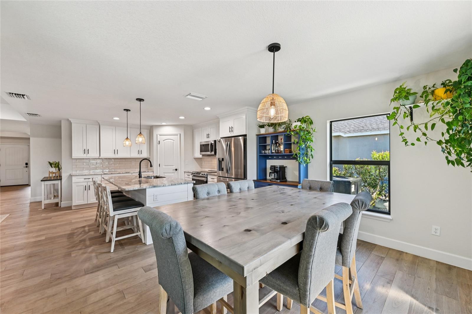 Image 19 of 57 For 525 Sunset Road N