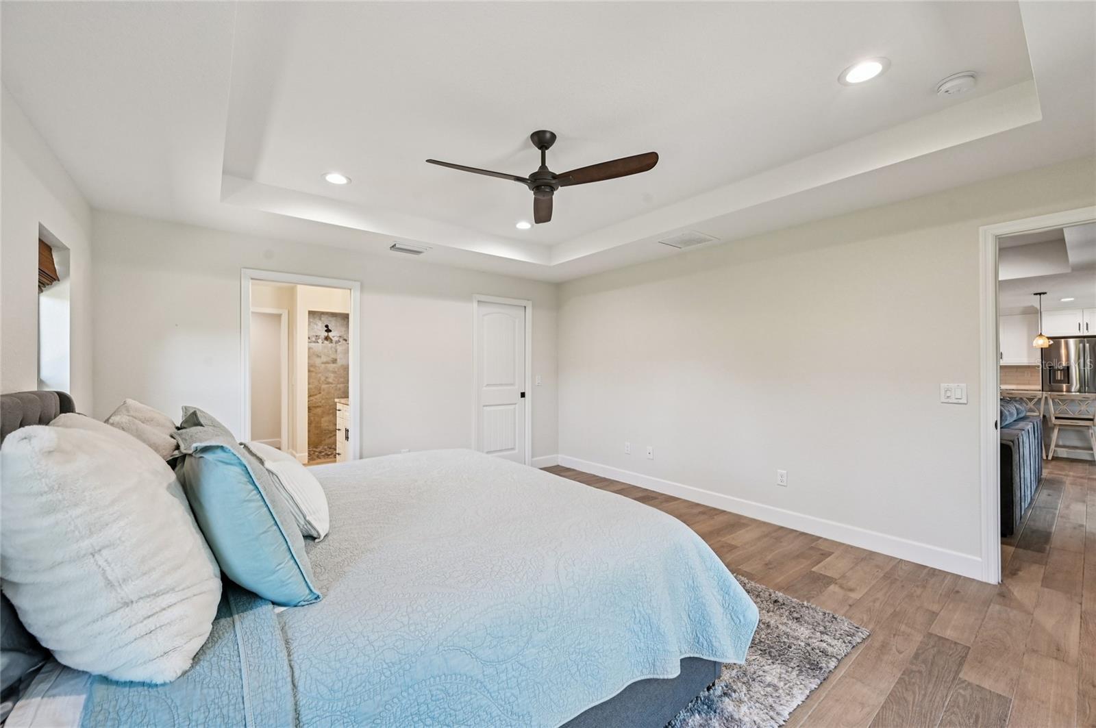 Image 24 of 57 For 525 Sunset Road N