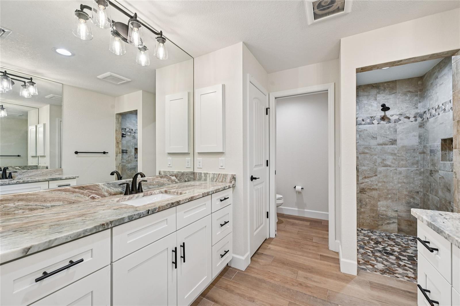 Image 25 of 57 For 525 Sunset Road N