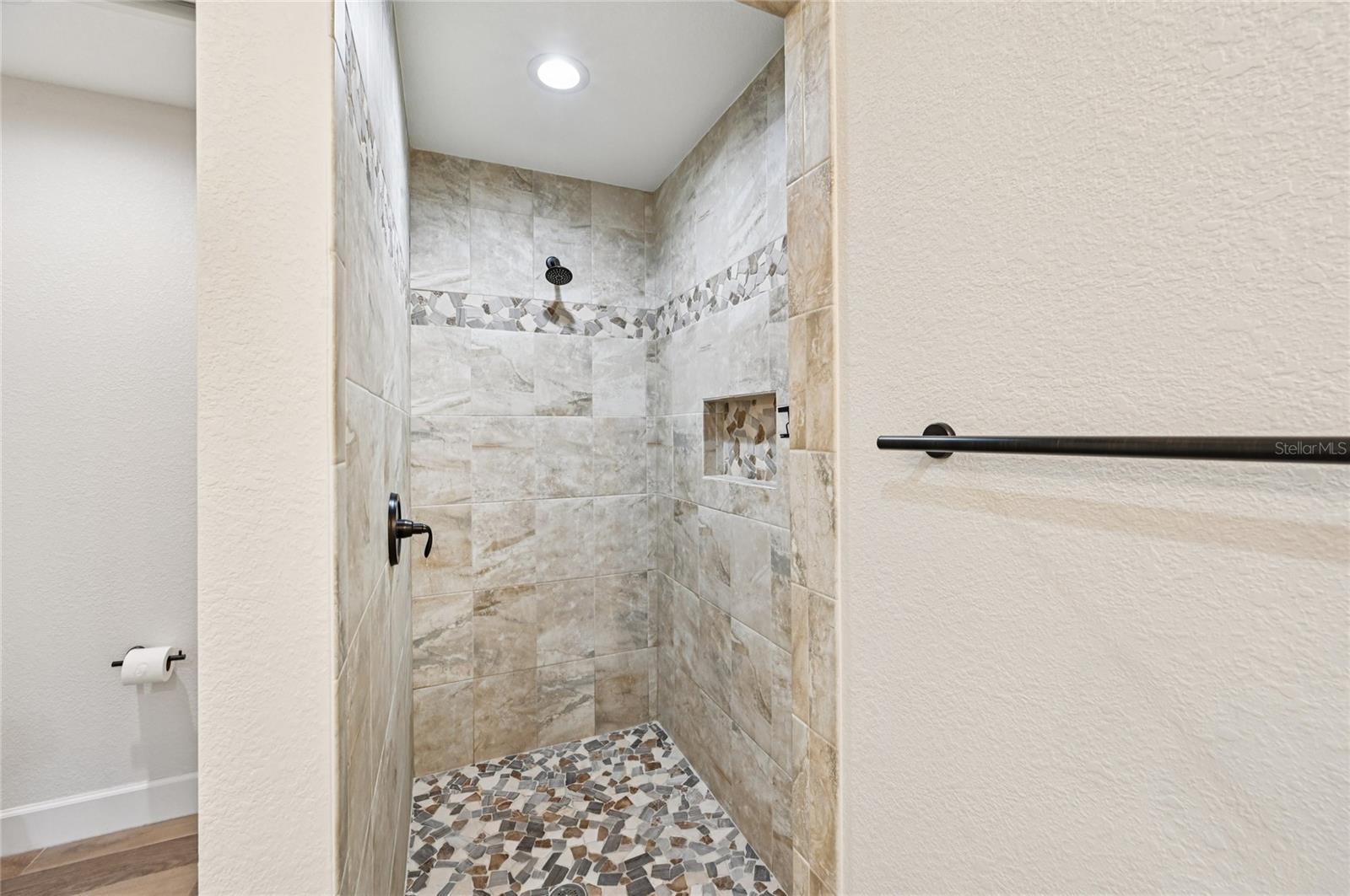 Image 27 of 57 For 525 Sunset Road N