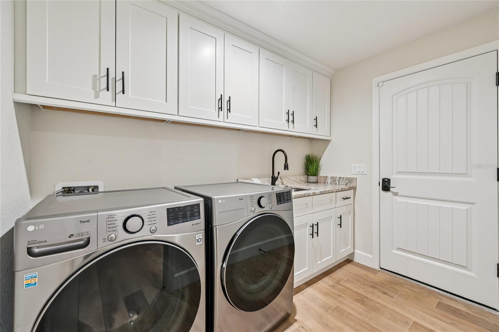 Image 35 of 57 For 525 Sunset Road N