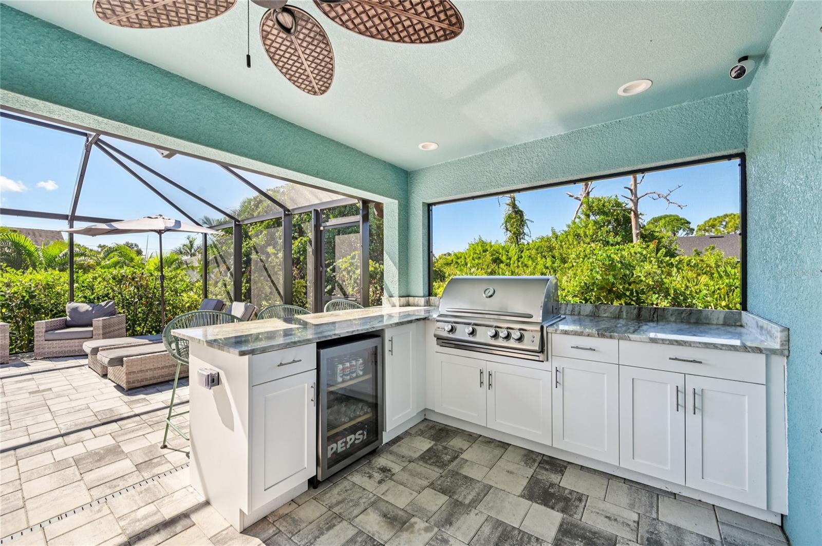 Image 4 of 57 For 525 Sunset Road N