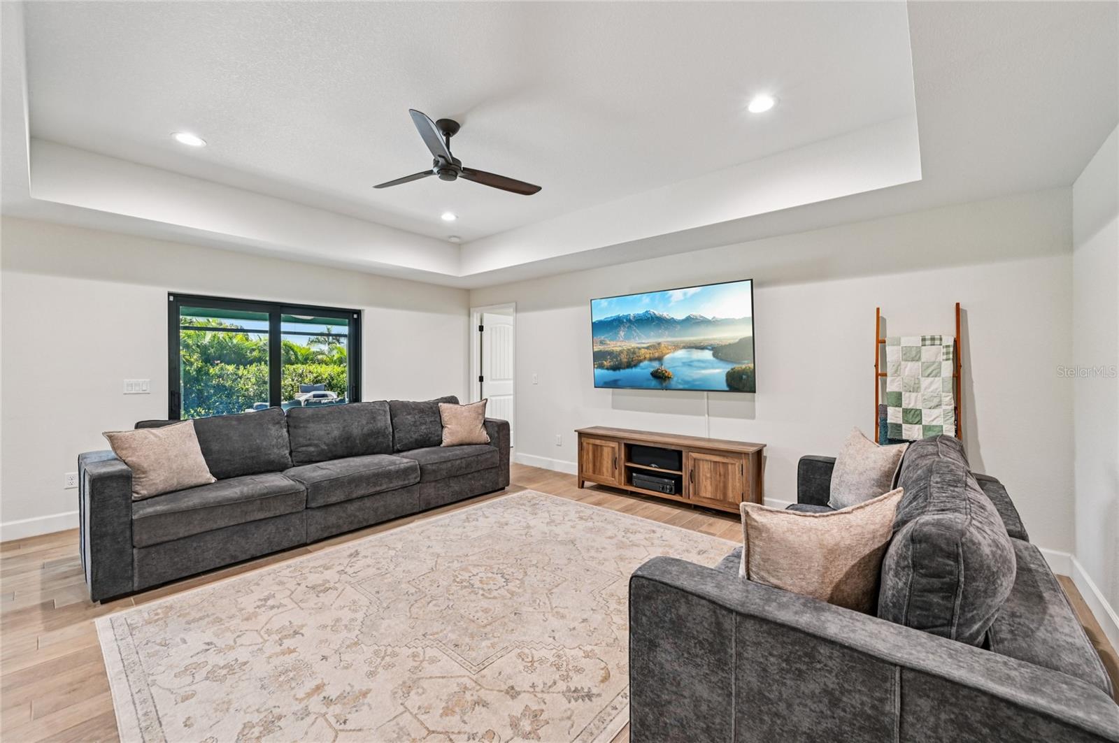 Image 6 of 57 For 525 Sunset Road N