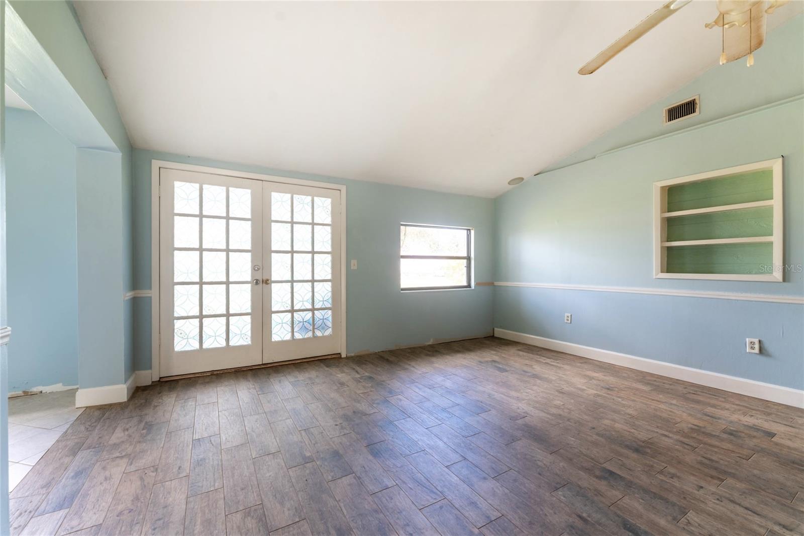 Image 4 of 52 For 8409 Roosevelt Street