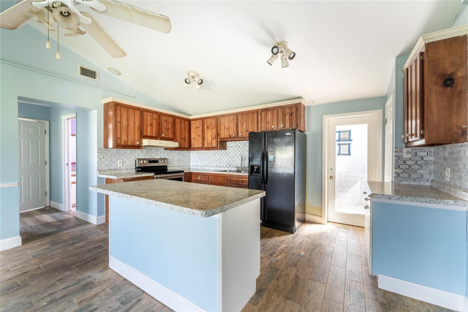 Image 9 of 52 For 8409 Roosevelt Street