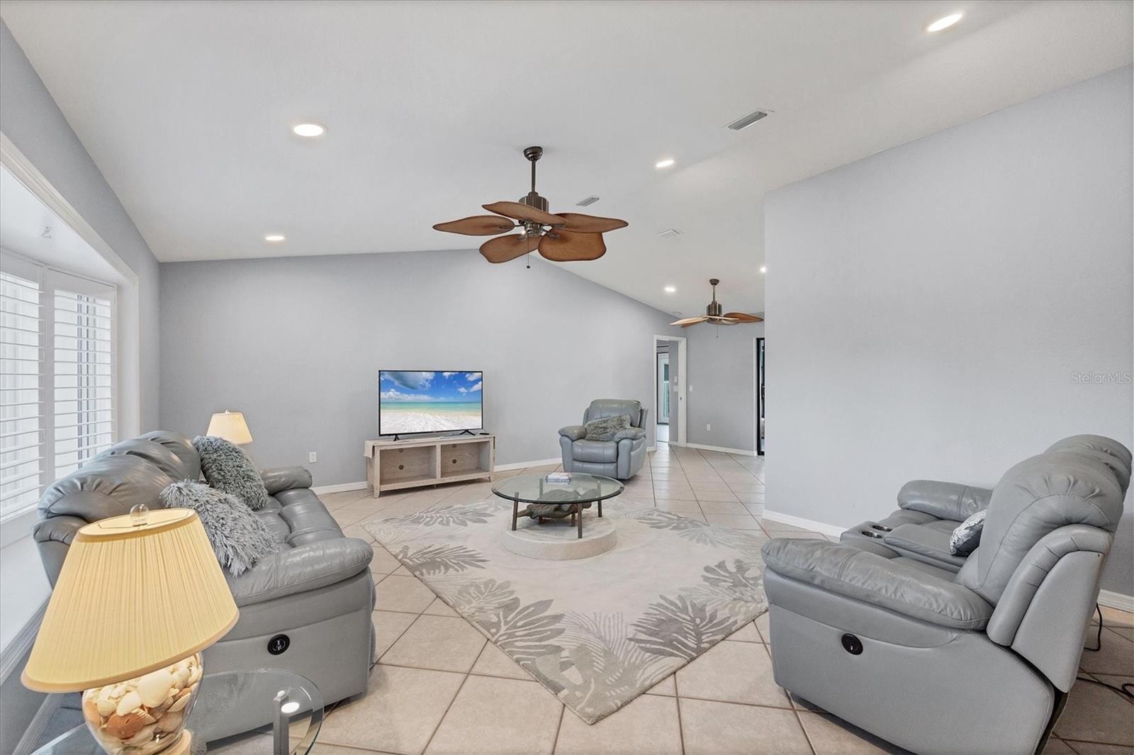 Image 11 of 45 For 12411 Cole Avenue