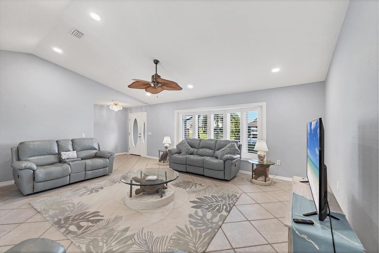 Image 12 of 45 For 12411 Cole Avenue